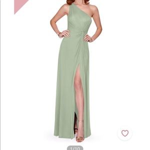 Azazie Brooke- Dusty Sage